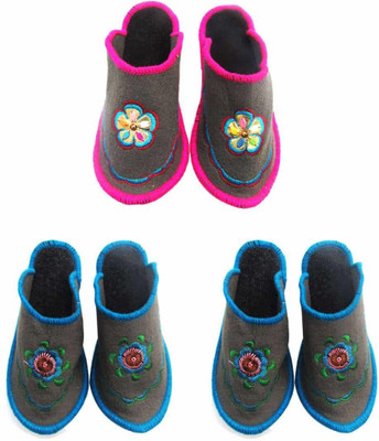 

Champaliya Slippers, Multicolor
