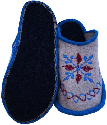 

Champaliya Slippers, Multicolor