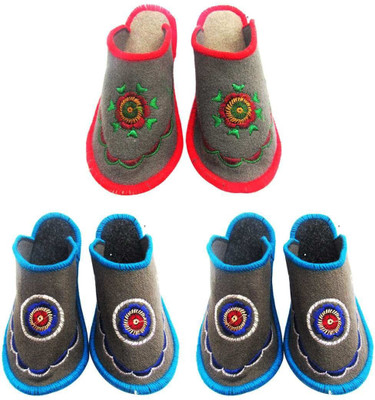 

Champaliya Slippers, Multicolor