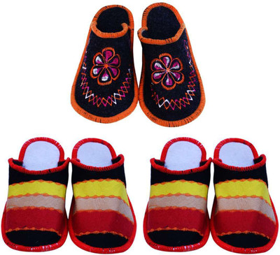 

Shree Sai Slippers, Red