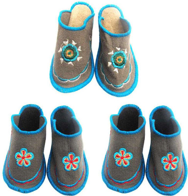 

Shilipi Perokars Slippers, Multicolor
