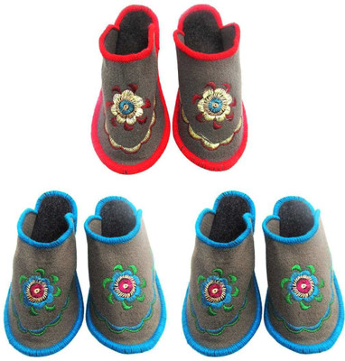 

Champaliya Slippers, Multicolor