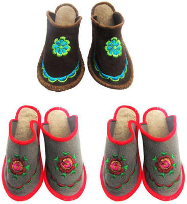 

Shilipi Perokars Slippers, Multicolor