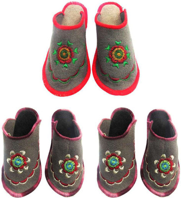 

Shilipi Perokars Slippers, Multicolor