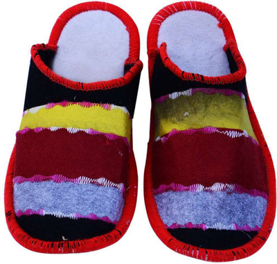 

Champaliya Slippers, Multicolor