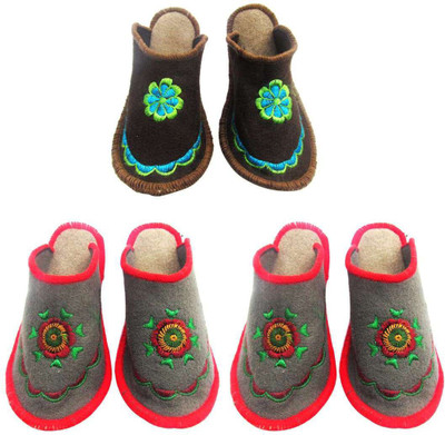 

Shilipi Perokars Slippers, Multicolor