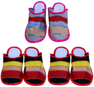 

Champaliya Slippers, Multicolor