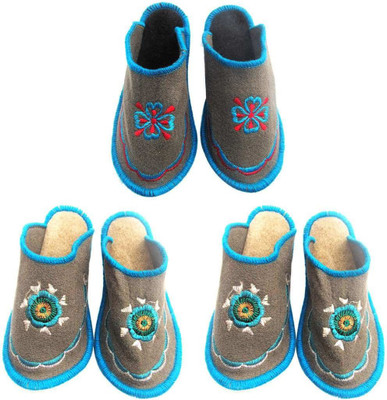 

Champaliya Slippers, Multicolor