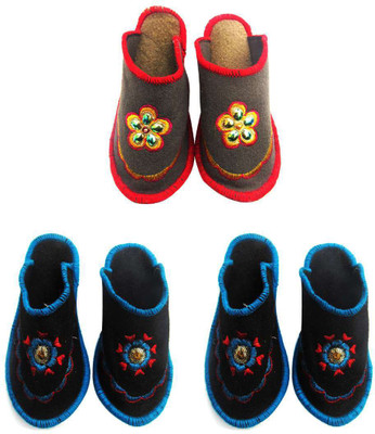 

Shree Sai Slippers, Multicolor