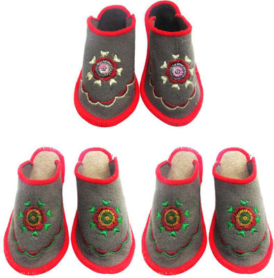 

Shree Sai Slippers, Multicolor