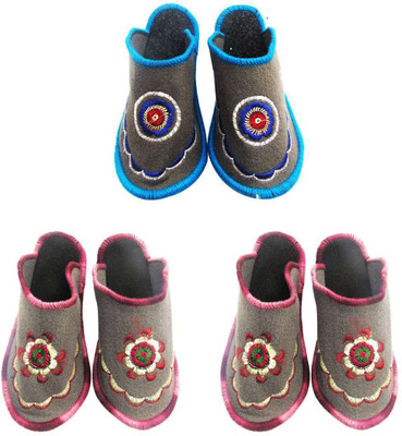 

Shilipi Perokars Slippers, Multicolor