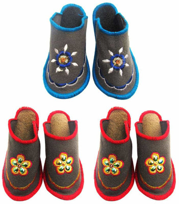

Champaliya Slippers, Multicolor