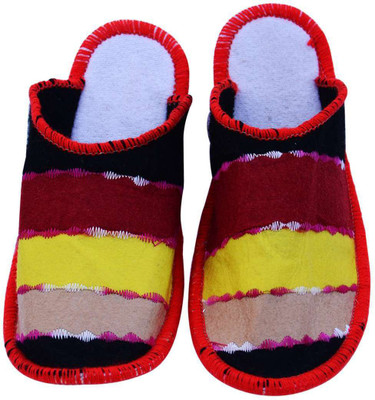 

Champaliya Slippers, Multicolor