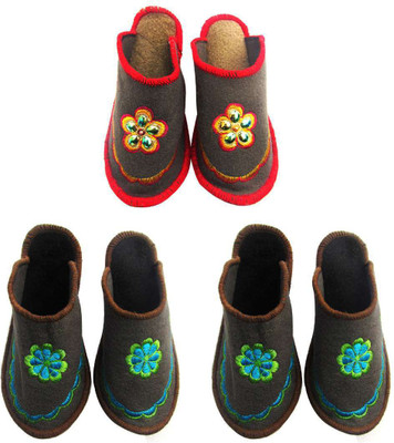

Shilipi Perokars Slippers, Multicolor