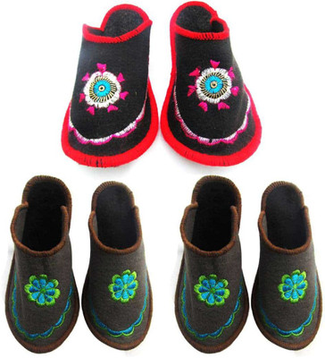

Champaliya Slippers, Multicolor