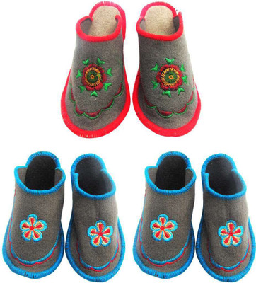 

Shilipi Perokars Slippers, Multicolor