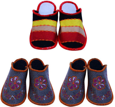 

Champaliya Slippers, Multicolor