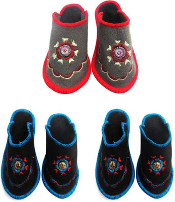 Shilipi Perokars Slippers, Multicolor