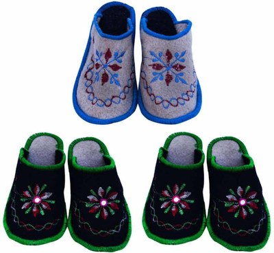 

Champaliya Slippers, Multicolor