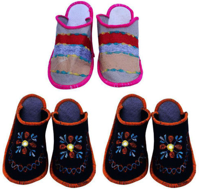 

Champaliya Slippers, Multicolor