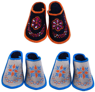 

Shilipi Perokars Slippers, Multicolor