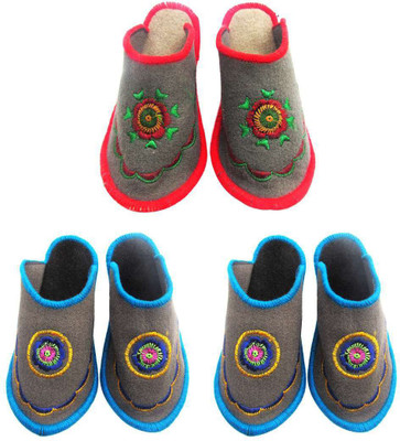 

Shilipi Perokars Slippers, Multicolor