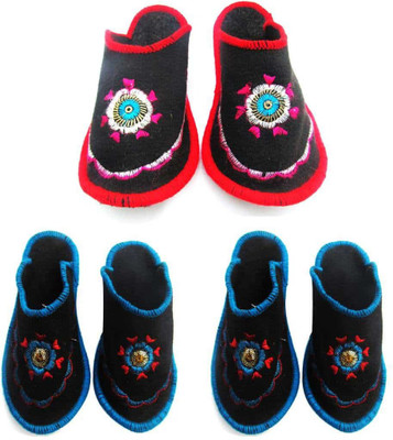 

Champaliya Slippers, Multicolor
