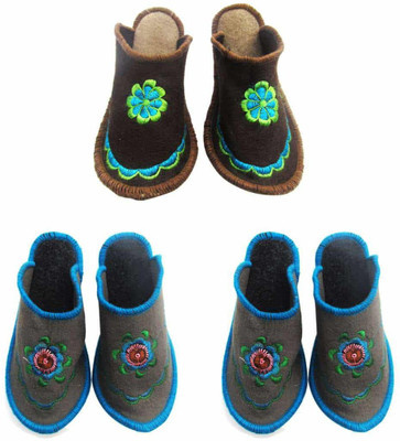 Shree Sai Slippers, Multicolor