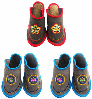 

Champaliya Slippers, Multicolor