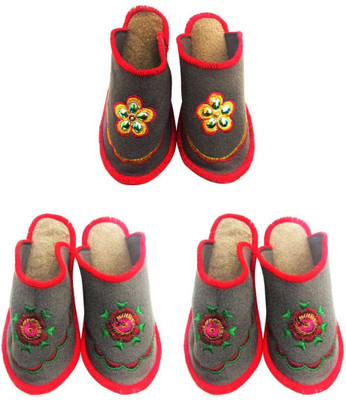 

Champaliya Slippers, Multicolor