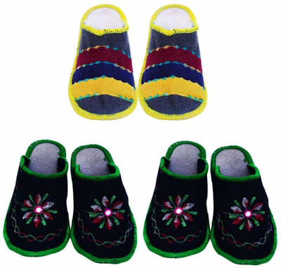 

Champaliya Slippers, Multicolor