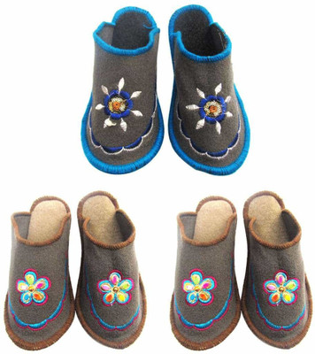 

Shree Sai Slippers, Multicolor
