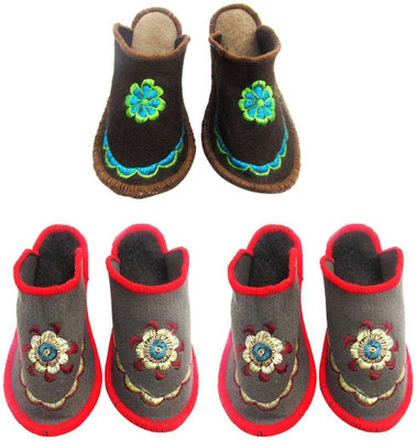 

Shilipi Perokars Slippers, Multicolor