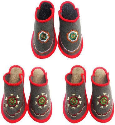 

Shilipi Perokars Slippers, Multicolor