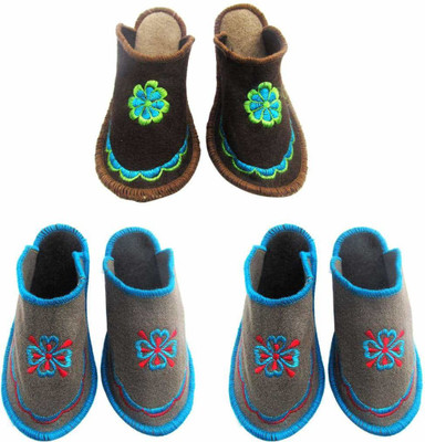 

Champaliya Slippers, Multicolor