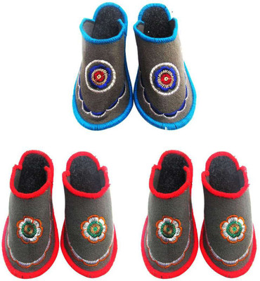 

Shilipi Perokars Slippers, Multicolor