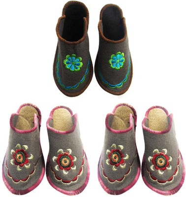 

Shilipi Perokars Slippers, Multicolor
