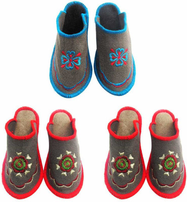 

Champaliya Slippers, Multicolor