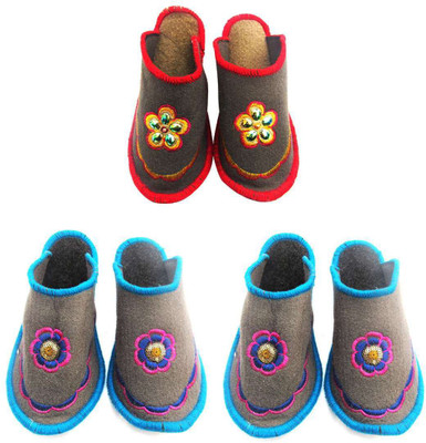 

Shilipi Perokars Slippers, Multicolor
