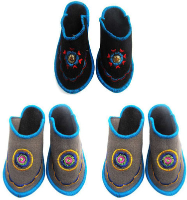 

Shilipi Perokars Slippers, Multicolor