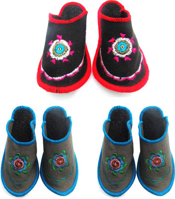 

Shilipi Perokars Slippers, Multicolor
