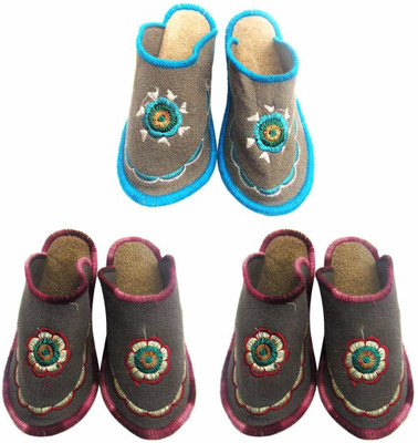 

Champaliya Slippers, Multicolor
