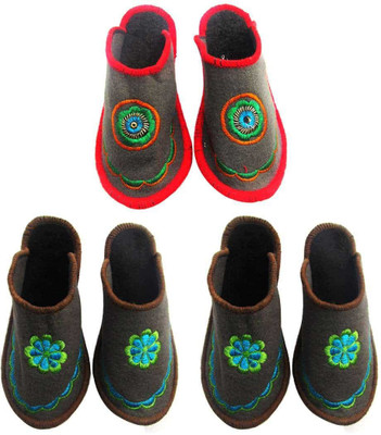 

Champaliya Slippers, Multicolor