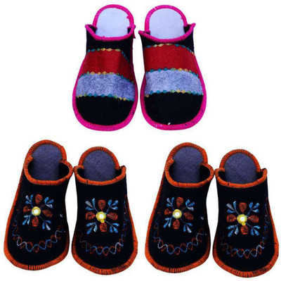 

Shilipi Perokars Slippers, Multicolor