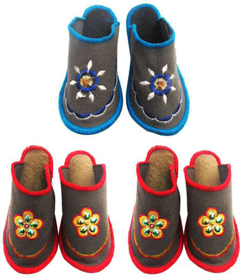

Shilipi Perokars Slippers, Multicolor