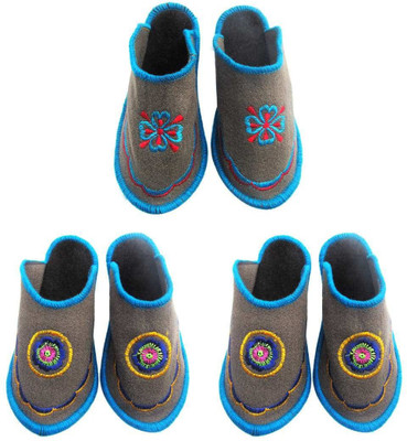 

Champaliya Slippers, Multicolor