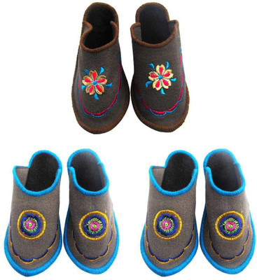 Shilipi Perokars Slippers, Multicolor
