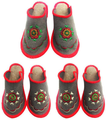 

Shilipi Perokars Slippers, Multicolor