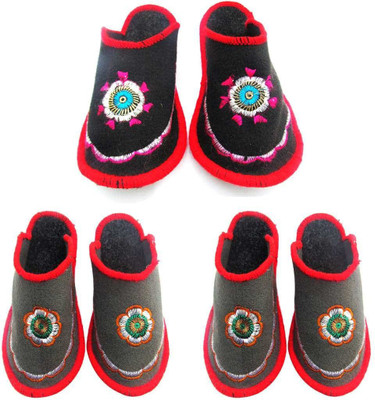 

Champaliya Slippers, Multicolor