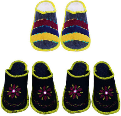 

Shree Sai Slippers, Black